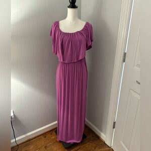 On/Off shoulder Maxi Dress. Pink/purple color. Slits on both side. Size M